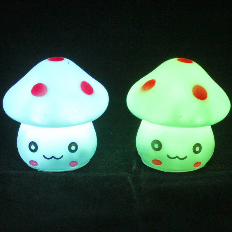 Kreative Sieben-Farben-Emoji-Pilz-LED-Nachtlicht-Tischlampe