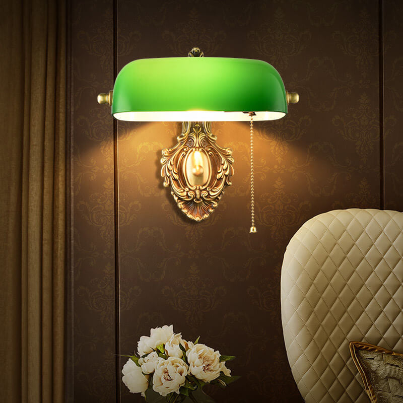 Zeitgenössische Retro-Wandleuchte mit 1 Leuchtquelle, kupferfarbenem Gestell und grünem Glasschirm, für das Schlafzimmer 