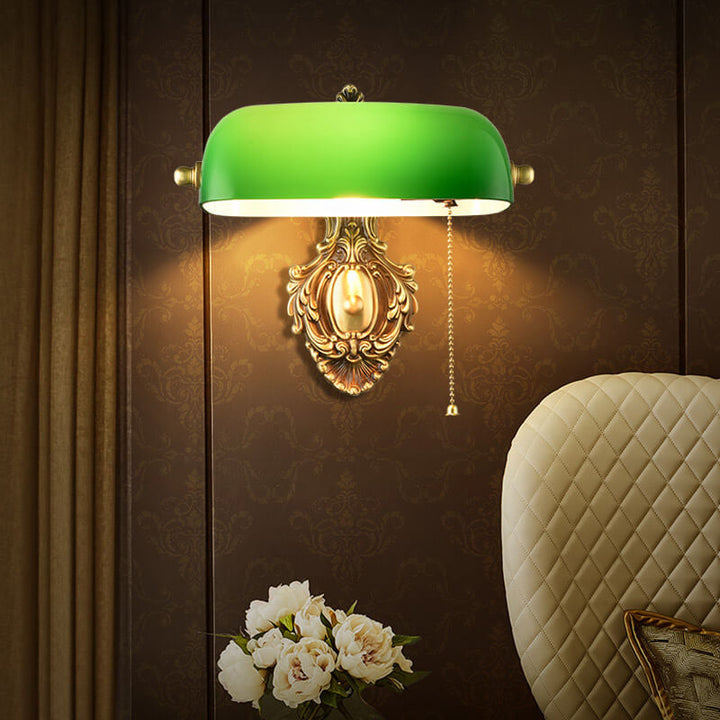 Zeitgenössische Retro-Wandleuchte mit 1 Leuchtquelle, kupferfarbenem Gestell und grünem Glasschirm, für das Schlafzimmer 