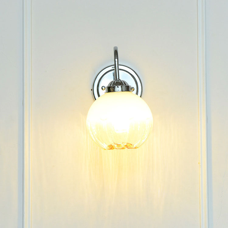 European Light Luxury Flower Pod Glaseisen 1-Licht-Wandleuchte 