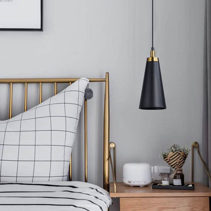 Lustre industriel en fer de luxe léger avec design conique mince à 1 lumière 