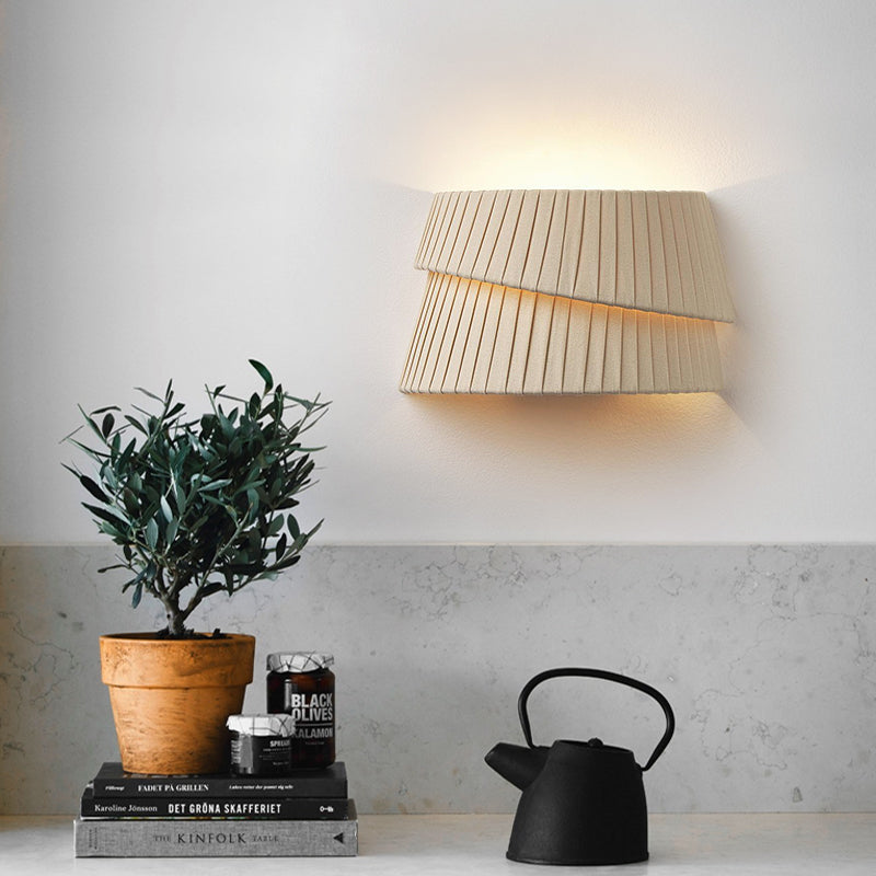 Aplique de pared de tela tejida en forma de media luna con 1 luz y estilo francés tradicional para dormitorio 