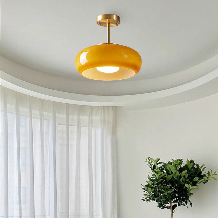 Zeitgenössische skandinavische ovale Eisen-Kupfer-Glas-1-Licht-Pendelleuchte für Schlafzimmer 