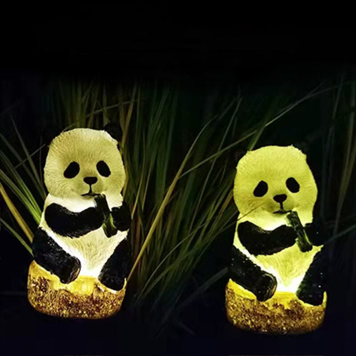 Luz de enchufe de suelo decorativa para patio impermeable al aire libre de resina solar Panda 