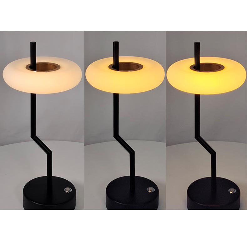 Moderne, minimalistische, drehbare LED-Tischlampe aus Eisen im Retro-Stil 