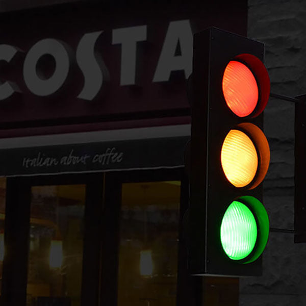 مصباح حائط LED بتصميم إشارة مرور صناعية عتيقة 