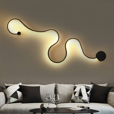 Moderne lange Aluminium-Schlangenform 1-Licht gebogene LED-Wandleuchte 