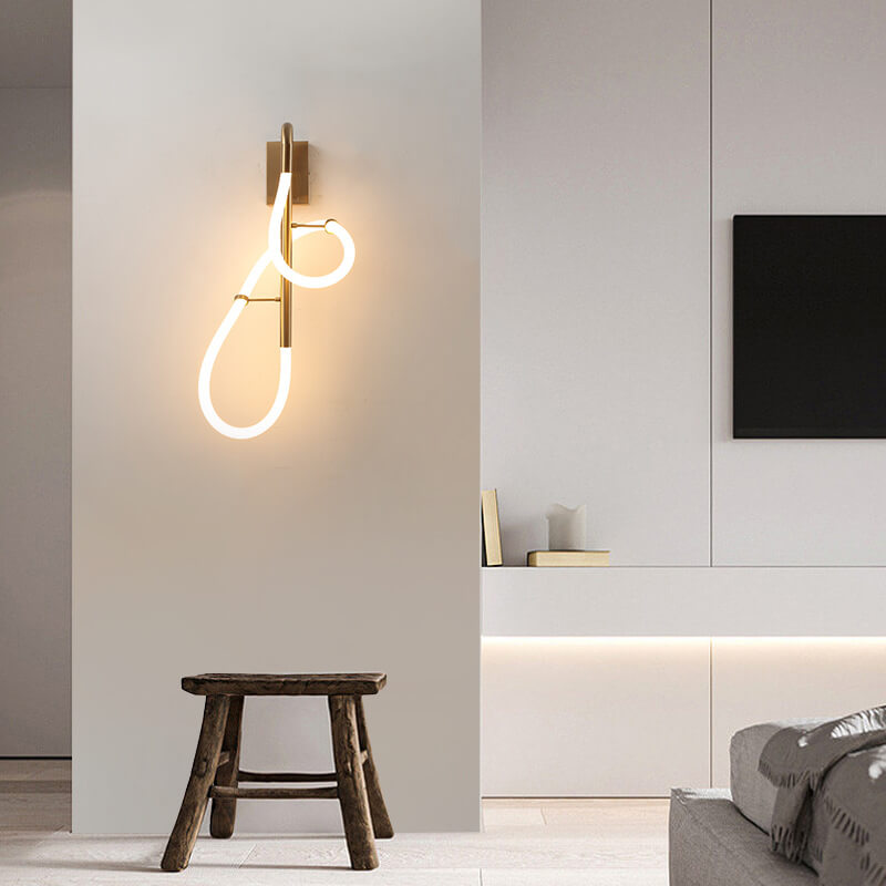 مصباح حائط LED من النحاس والحديد بتصميم عصري وإبداعي 