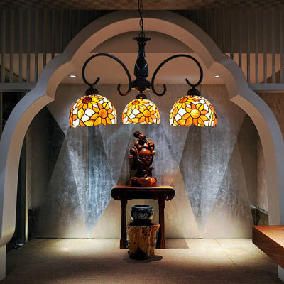 Europäischer Tiffany-Kronleuchter aus gelbem Edelsteinkuppelglas mit 3 Leuchten 