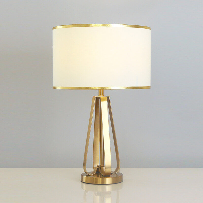 Lampe de table moderne à 1 lumière en forme de fleur en fer doré de luxe nordique 