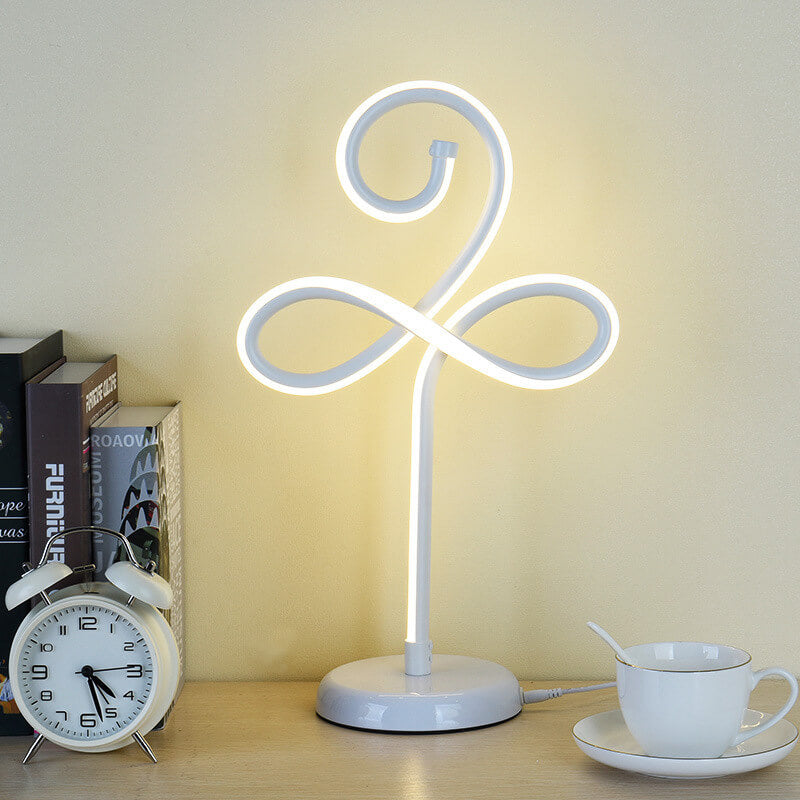 Modern Minimalist Flower Aluminum Iron LED Table Lamp