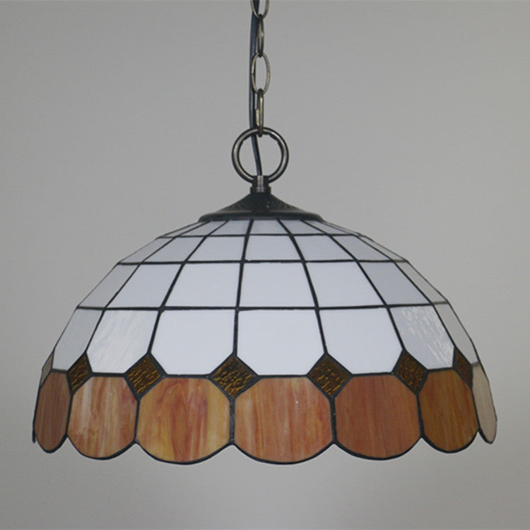 Traditionelle 3-flammige Tiffany-Pendelleuchte mit Eisenkuppel und Buntglas in Edelsteinoptik für das Wohnzimmer 