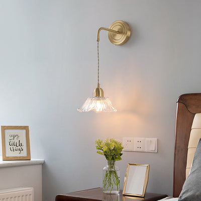 Nordic Vintage Glass Flower Petal Brass 1-Light Wall Sconce Lamp