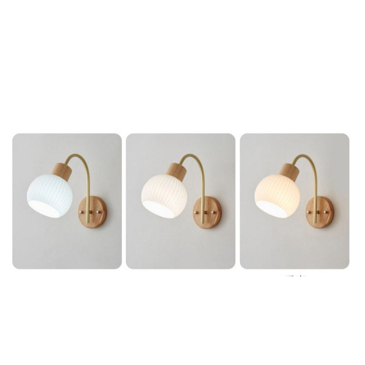 Zeitgenössische nordische 1-flammige Wandleuchte aus Acryl, Holz und Eisen mit Kugel- und Streifendesign für das Wohnzimmer 
