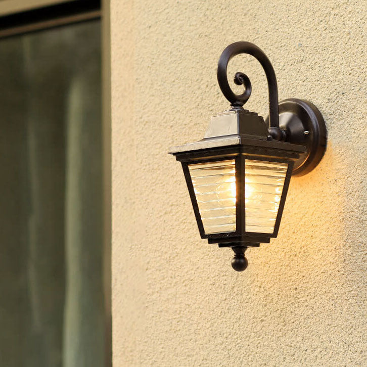 Applique murale à une lumière avec cage carrée en verre rayé d&