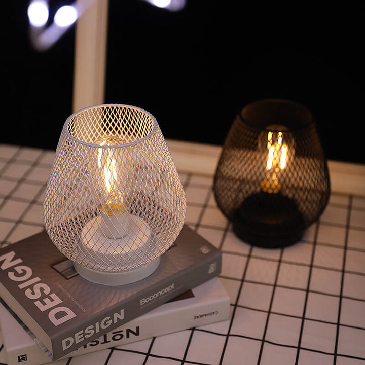 Moderne minimalistische Batterie-Raster-Eisen-Glas 1-Licht Tischlampe 