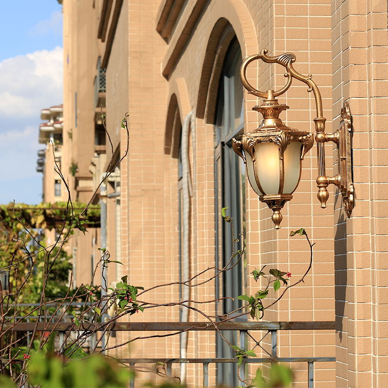 Traditional European Aluminum Glass Carved Lantern 1-Light Outdoor Waterproof Wall Sconce Lamp