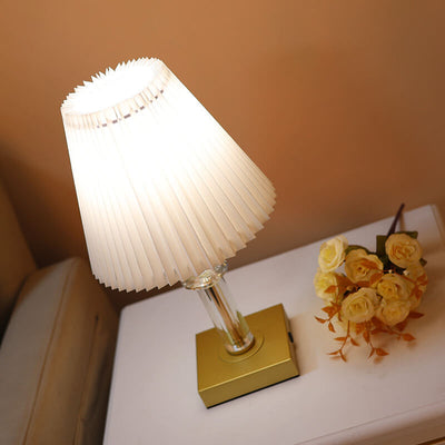 Lampe de table moderne minimaliste en tissu plissé en forme de cône avec matériel en cristal à 1 lumière 