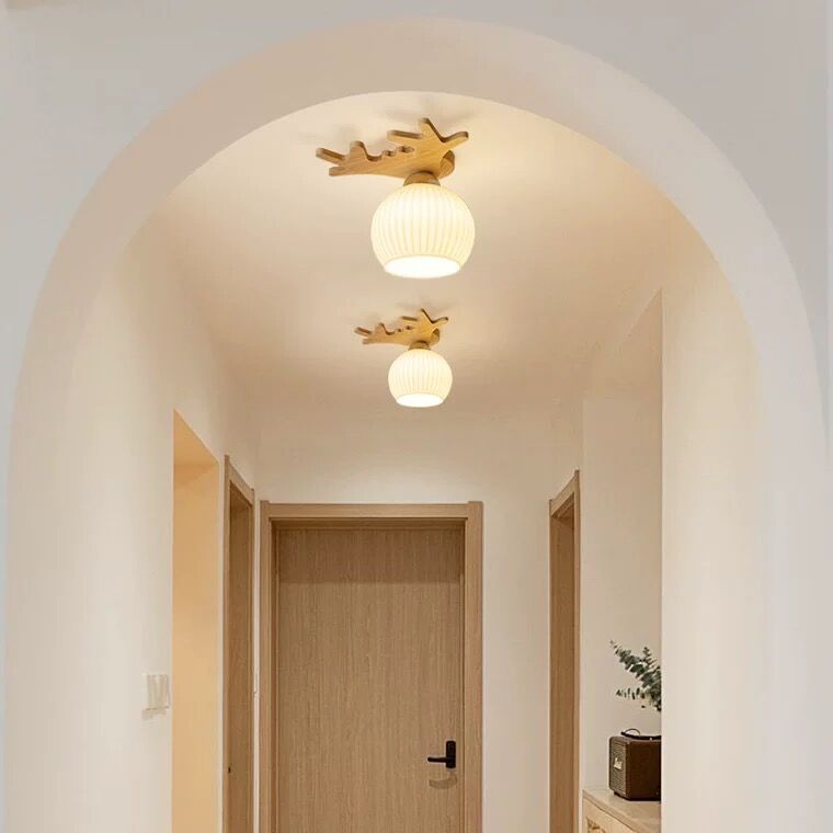Lámpara de techo semiempotrada de 1 luz con cúpula de cristal y diseño de asta en madera maciza estilo nórdico contemporáneo para pasillo 