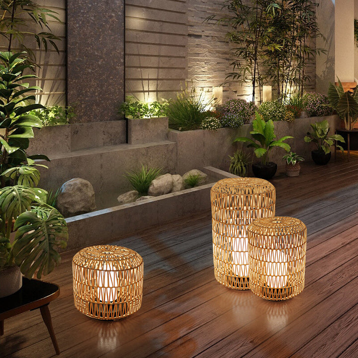 Lámpara de pie para jardín exterior de 1 luz, impermeable, con columna de ratán de plástico de estilo japonés tradicional 