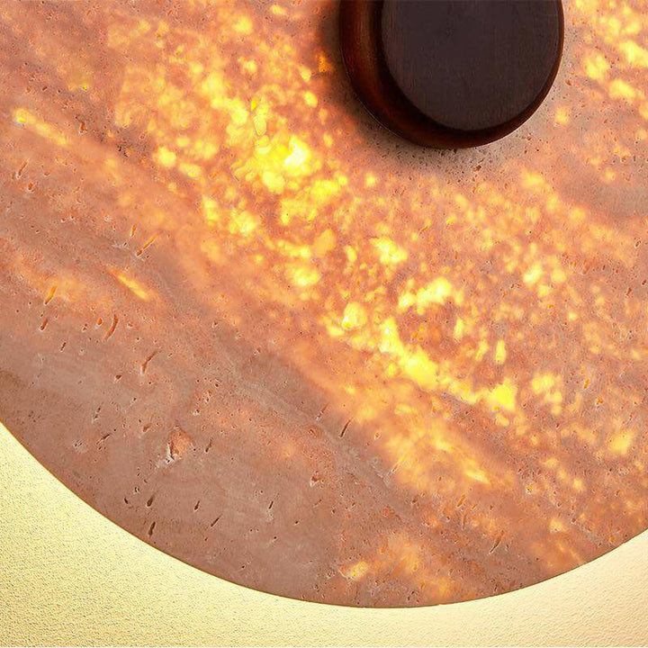 Skandinavische moderne minimalistische runde Eisen-Gelbe Travertin-LED-Wandleuchte 