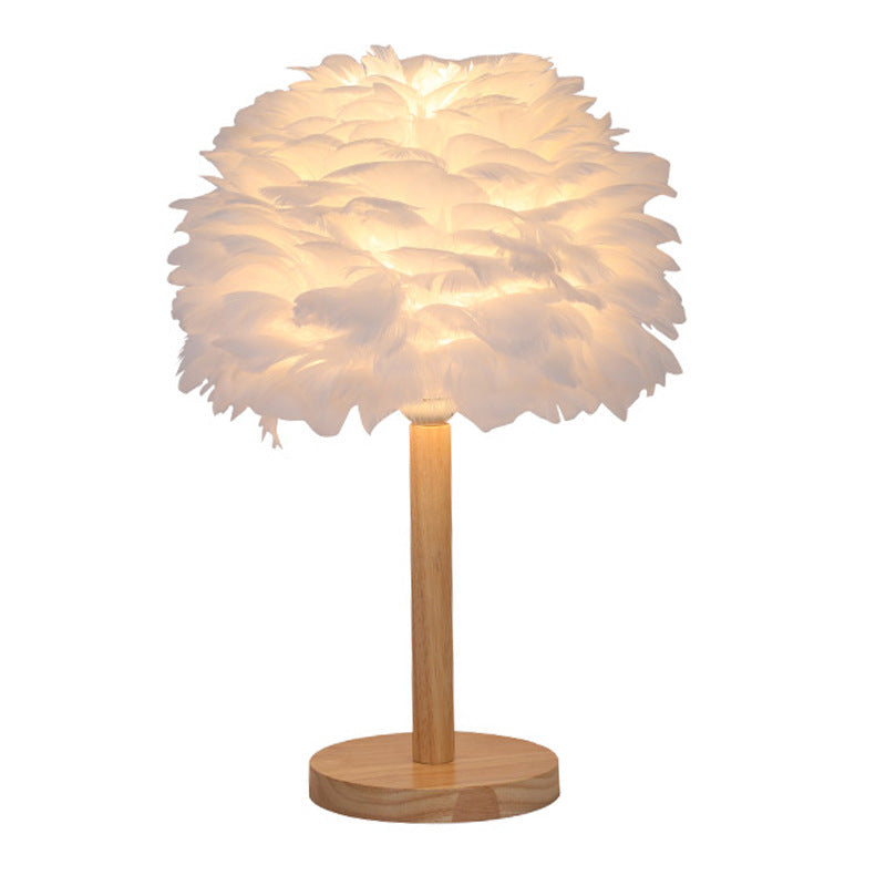 Lampe de table moderne et créative à 1 lumière en bois massif avec plumes décoratives 