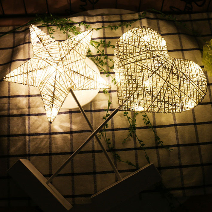 Modernes kreatives Muster Rattan Weaving LED Nachtlicht Tischlampe 