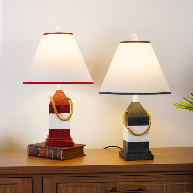 Europäische Vintage Tischlampe aus einfarbigem Kunstharz mit 1 Leuchte 