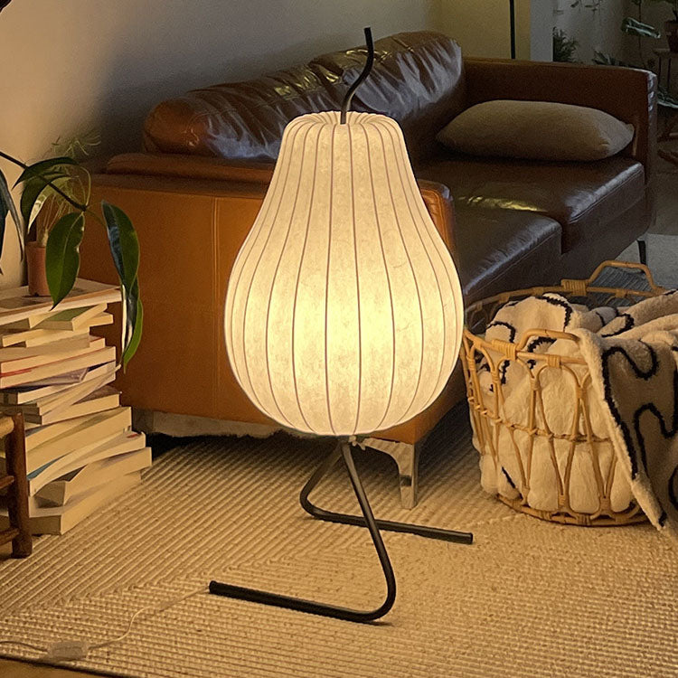 Lámpara de pie de 1 luz de hierro con tela de seda de pera Wabi-sabi japonesa 