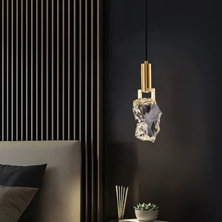 Lámpara colgante LED de lujo moderno de cobre con piedra de cristal irregular para sala de estar 