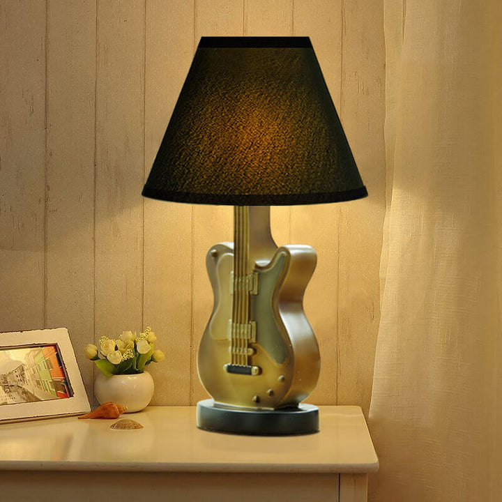 Lámpara de mesa de 1 luz con pantalla de tela creativa de dibujos animados de guitarra 
