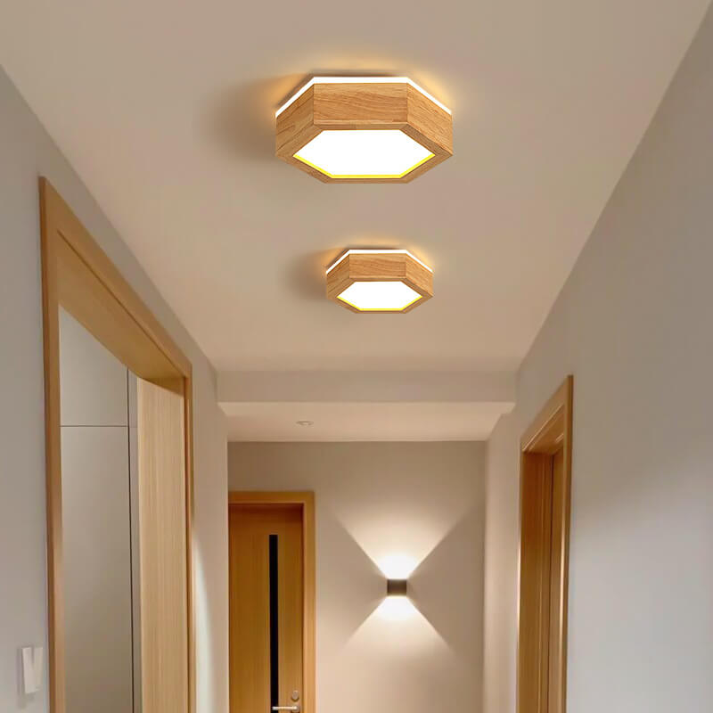 Moderne einfache LED-Deckenleuchte mit sechseckiger Geometrie aus Holz