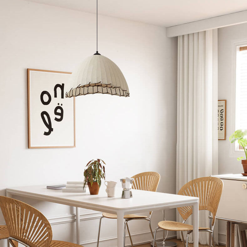 Traditionelle japanische 1-flammige Pendelleuchte mit gestreiftem Stoff und Metalldom für das Wohnzimmer 