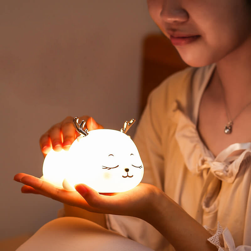 Lampe de Table Veilleuse à LED Rechargeable en Silicone Dessin Animé Cerf Mignon à Sept Couleurs 