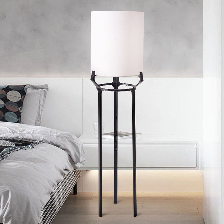 Lámpara de pie de 1 luz con trípode de hierro y pantalla redonda de tela china tradicional para estudio 