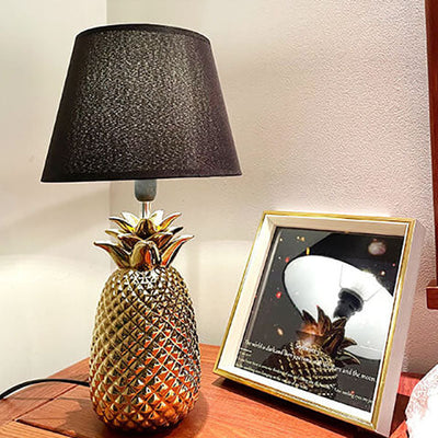 European Creative Pineapple Ceramic Base Fabric 1-Light Table Lamp