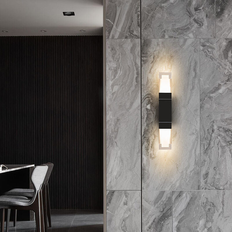 مصباح جداري LED بغطاء أكريليك حديث مقاوم للماء برأس واحد ومزدوج للاستخدام الخارجي 