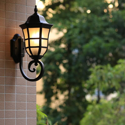 European Retro Outdoor Waterproof Anti-rust 1-Light Wall Sconce Lamp