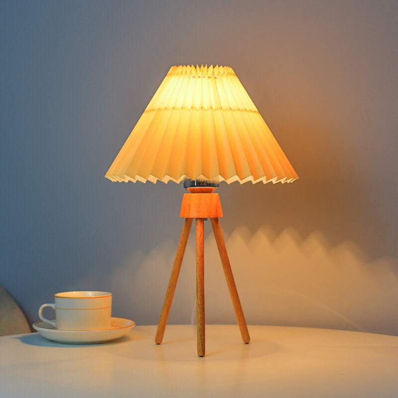 Nordic Retro Tripod Pleated Design Umbrella 1-Light Table Lamp