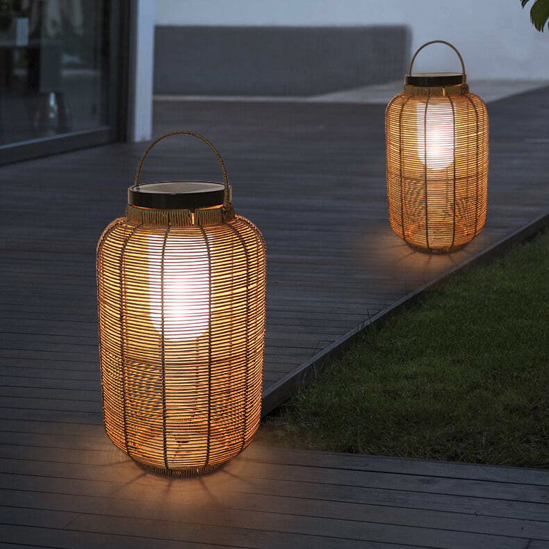 ضوء حديقة LED مقاوم للماء بتصميم جرة مستديرة منسوجة من الخيزران بالطاقة الشمسية 