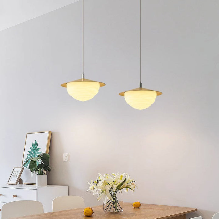 Suspension LED à abat-jour ondulé en PE imitation bois traditionnel japonais pour salon 