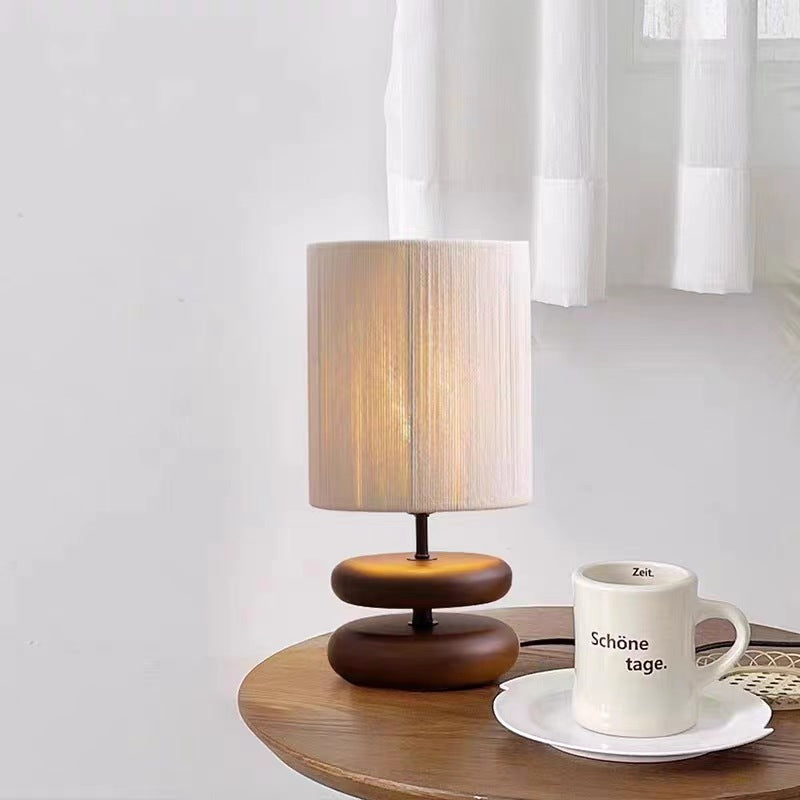 Pantalla cilíndrica de tela china tradicional con base de ajedrez de madera, lámpara de mesa de 1 luz para el hogar y la oficina 