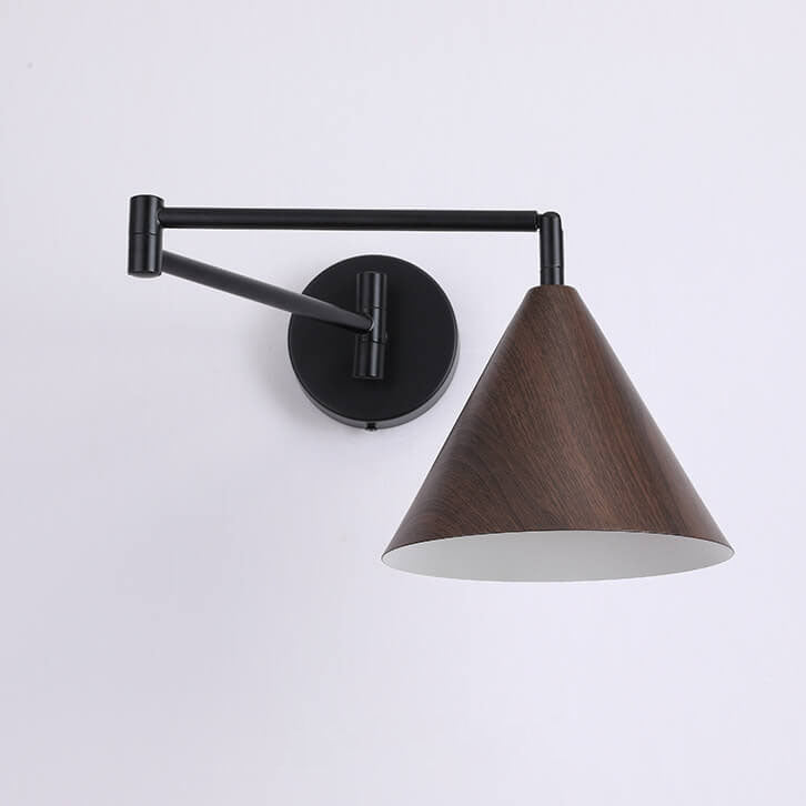Moderne nordische 1-flammige Wandleuchte mit schwenkbarem Arm aus Eisen in Holzoptik in Kegelform fürs Schlafzimmer 