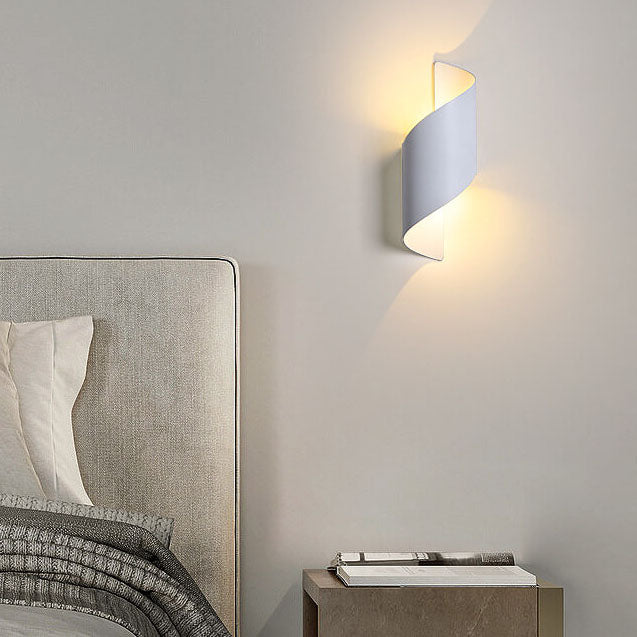 Modern Creative Bending Aluminum Outdoor Indoor Waterproof LED Wall Sconce Lamp