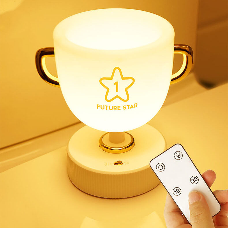 Kreative Trophäenbecher LED Nachtlicht USB Tischlampe 