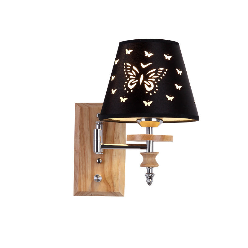 Zeitgenössische nordische Wandleuchte aus Eisen, Stoff und Kiefernholz in Schmetterlings-Kegelform, 1/2-flammig, für Wohnzimmer &amp; Schlafzimmer 