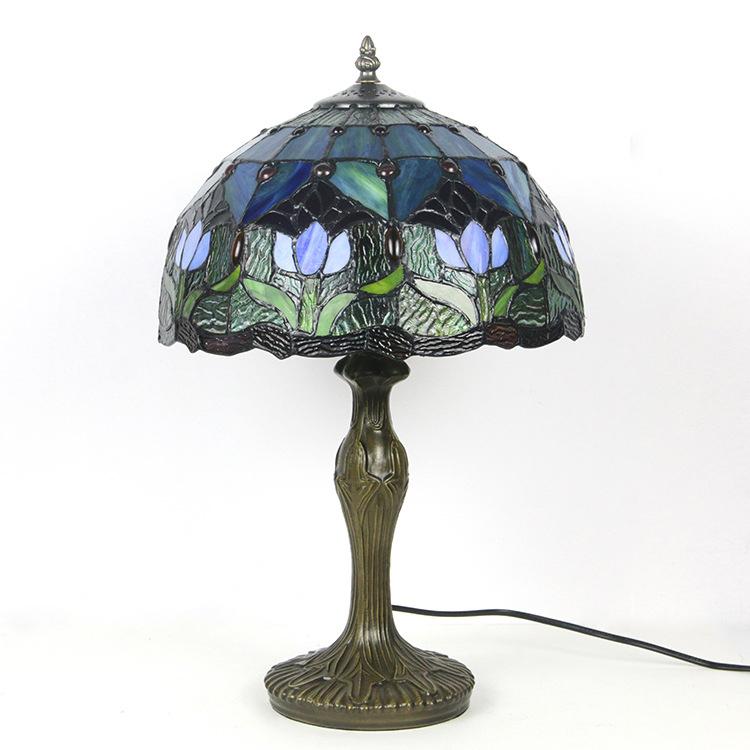 Lámpara de mesa de vidrio teñido Tiffany decorativa europea de 1 luz 