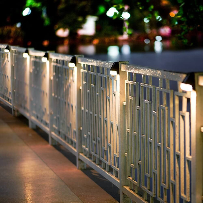ضوء حائط حديقة فناء خارجي مقاوم للماء LED يعمل بالطاقة الشمسية بشكل مربع حديث 