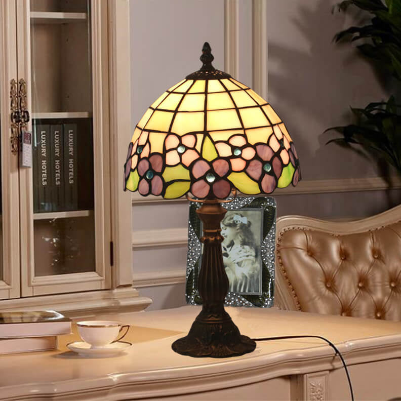 Creative Retro Tiffany Glass Shade 1-Light Table Lamp