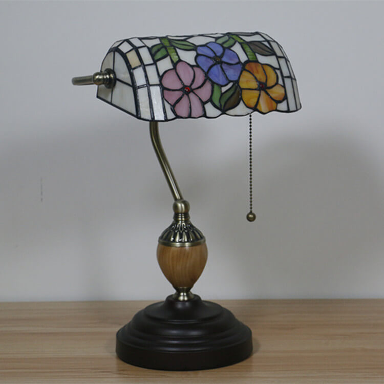 Europäische Tiffany-Blumen-Glas 1-Licht Banker Tischlampe 